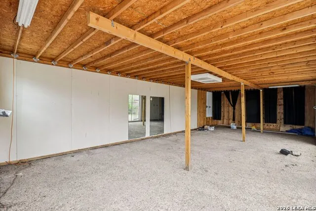 302 WEATHERCOCK LN Windcrest, TX 78239