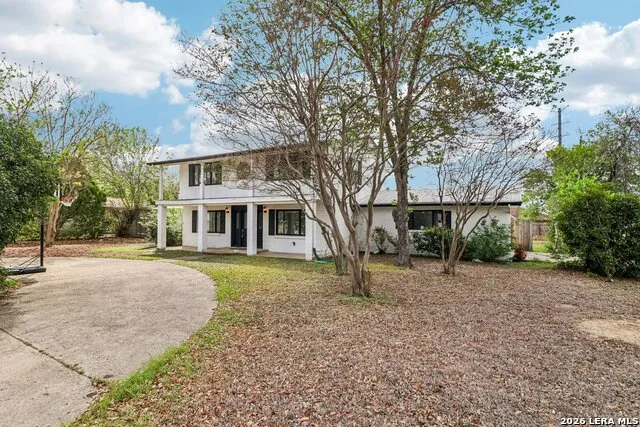 302 WEATHERCOCK LN Windcrest, TX 78239