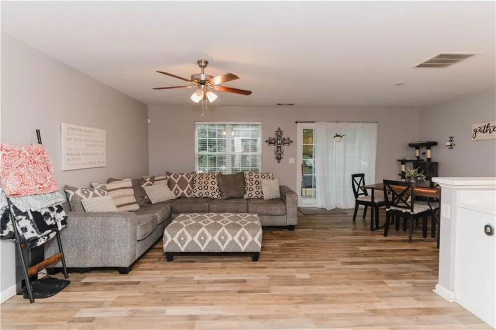 183 Venture Path Hiram, GA 30141