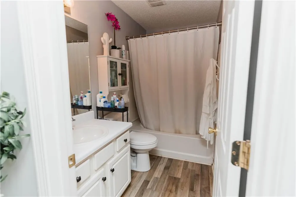 183 Venture Path Hiram, GA 30141