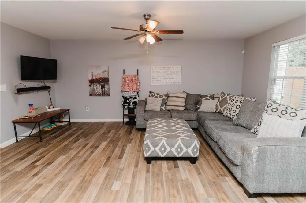 183 Venture Path Hiram, GA 30141