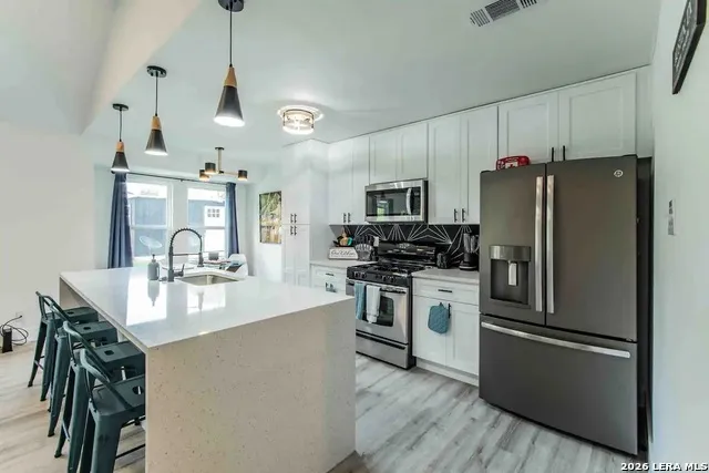 7500 rio Austin, TX 78724