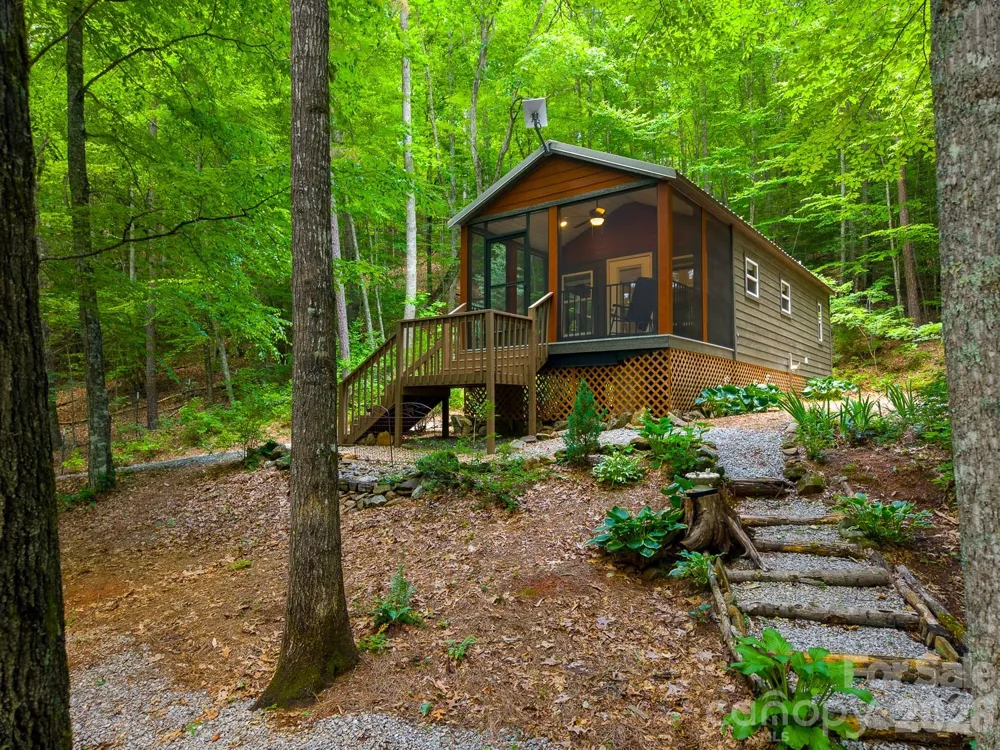 243 Jonquil Woods Road Franklin, NC 28734