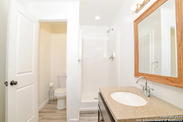 215 Greenlawn Ave Unit B Pleasanton, TX 78064