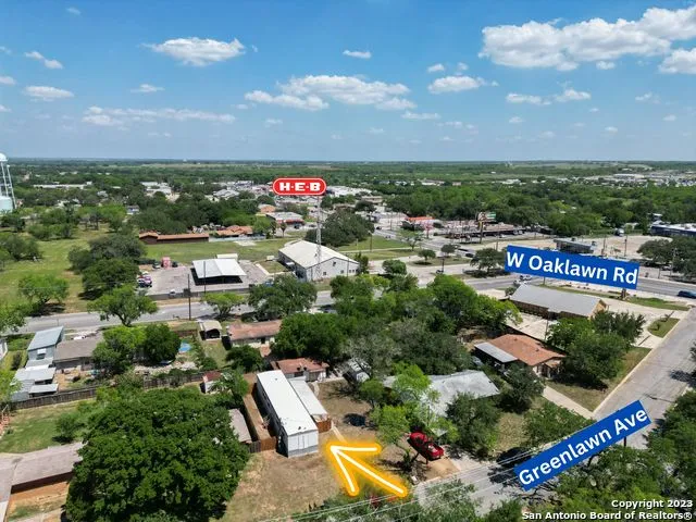 215 Greenlawn Ave Unit B Pleasanton, TX 78064