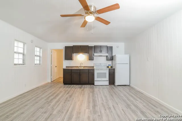 215 Greenlawn Ave Unit B Pleasanton, TX 78064