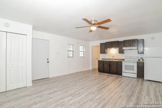 215 Greenlawn Ave Unit B Pleasanton, TX 78064