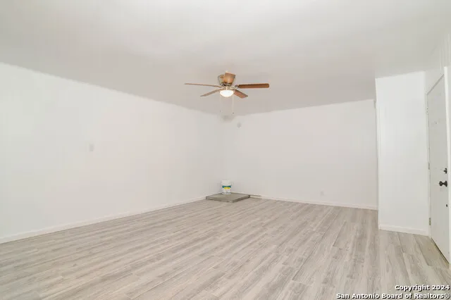 215 Greenlawn Ave Unit B Pleasanton, TX 78064