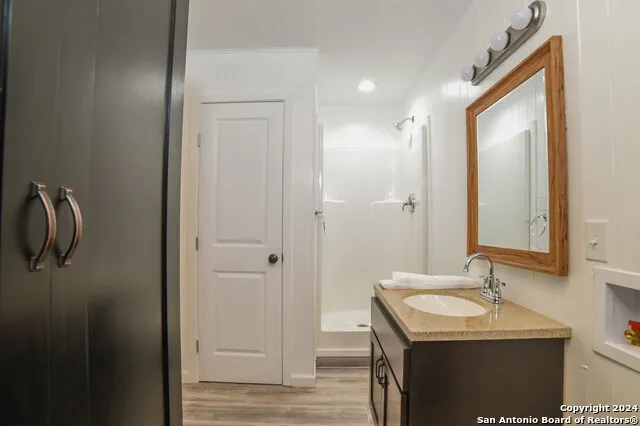 215 Greenlawn Ave Unit B Pleasanton, TX 78064