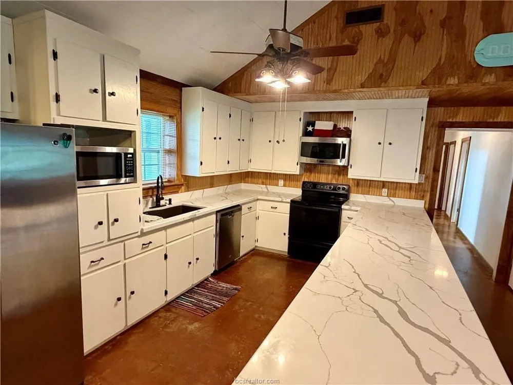 3275 Lcr 750 Thornton, TX 76687