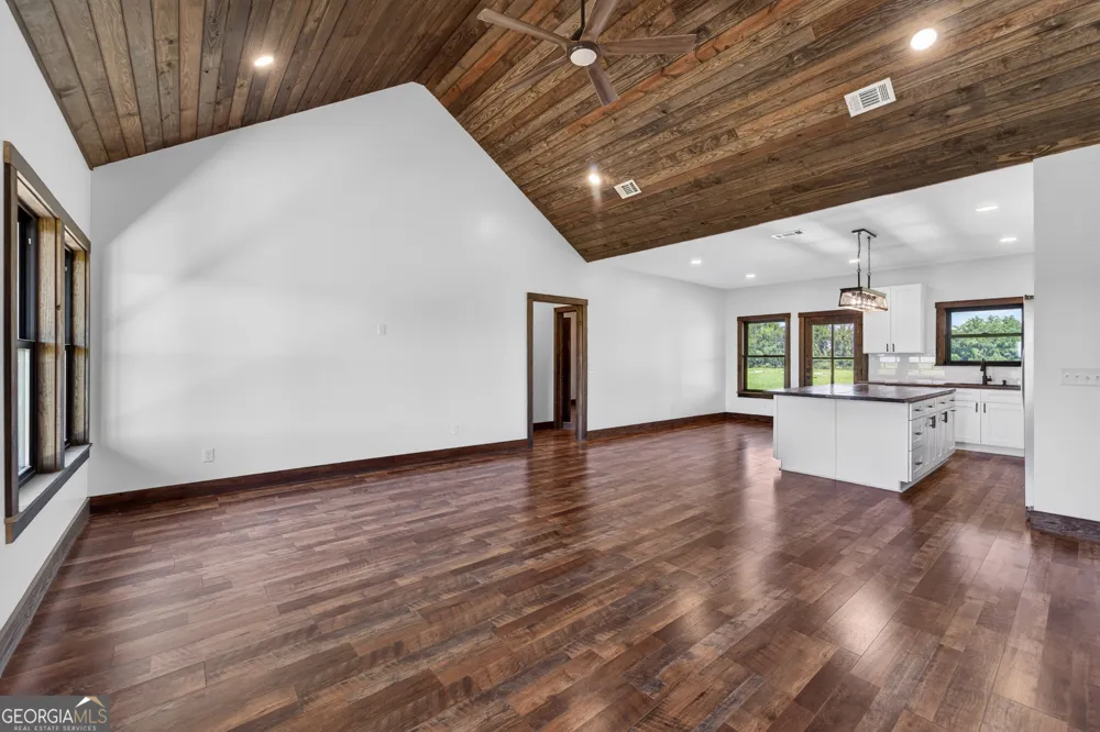 3690 HWY 121 N Blackshear, GA 31516