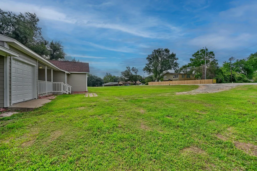 1532 Highway 159 W Bellville, TX 77418