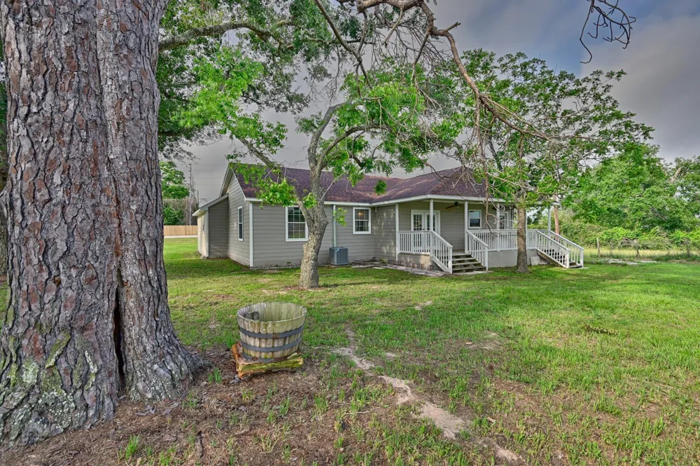 1532 Highway 159 W Bellville, TX 77418