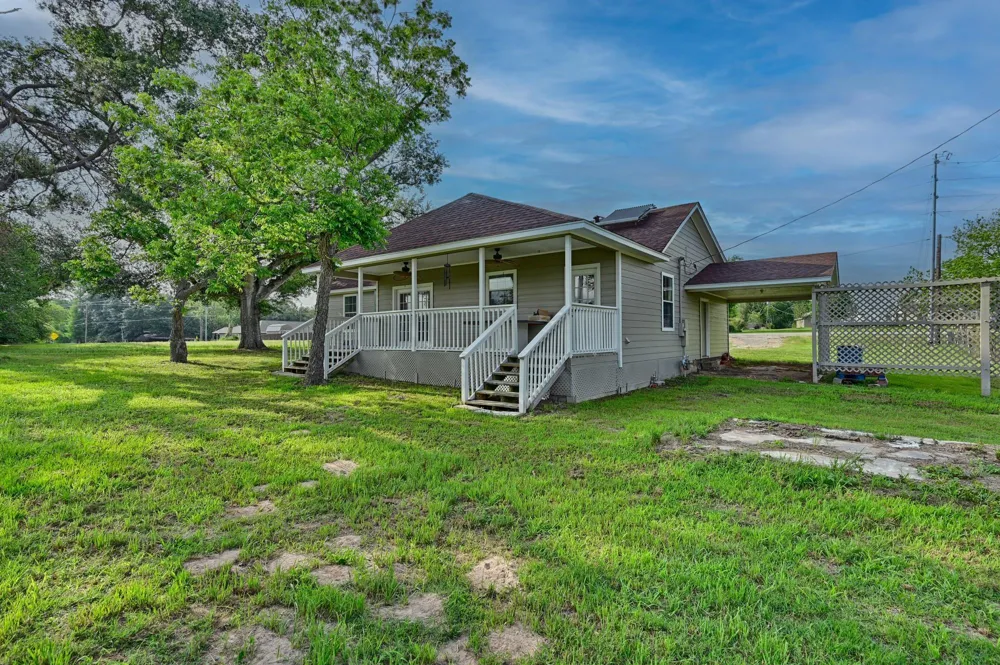 1532 Highway 159 W Bellville, TX 77418