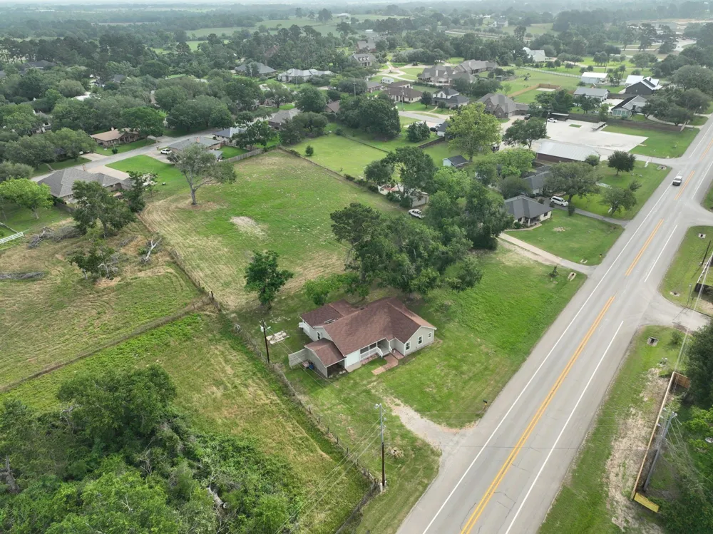 1532 Highway 159 W Bellville, TX 77418