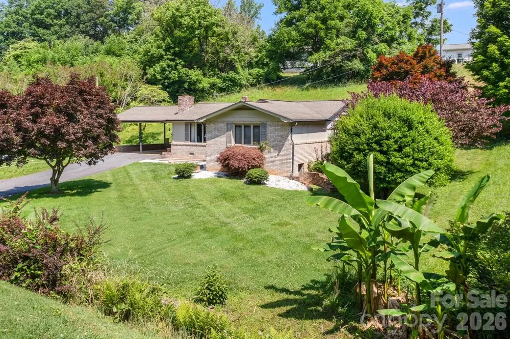 293 Dillardtown Road Sylva, NC 28779