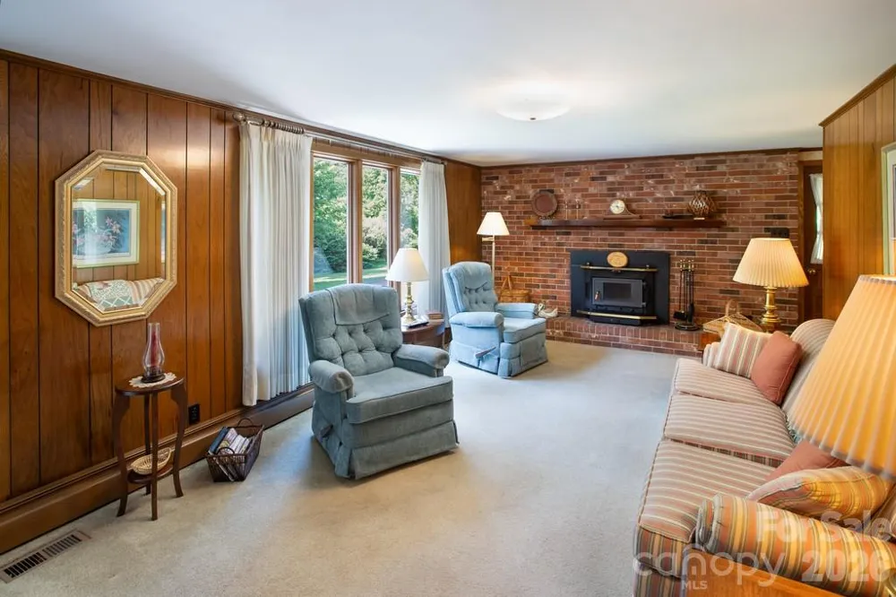 293 Dillardtown Road Sylva, NC 28779