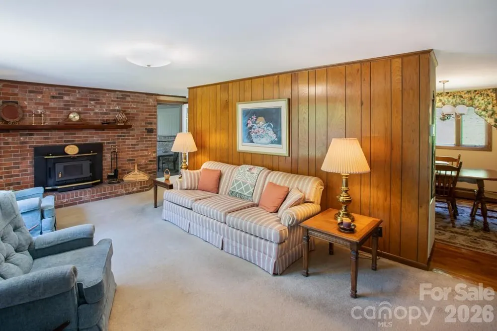 293 Dillardtown Road Sylva, NC 28779
