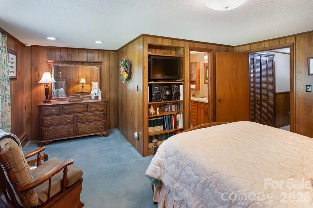 293 Dillardtown Road Sylva, NC 28779