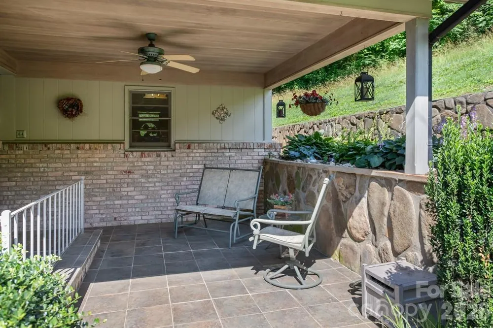 293 Dillardtown Road Sylva, NC 28779