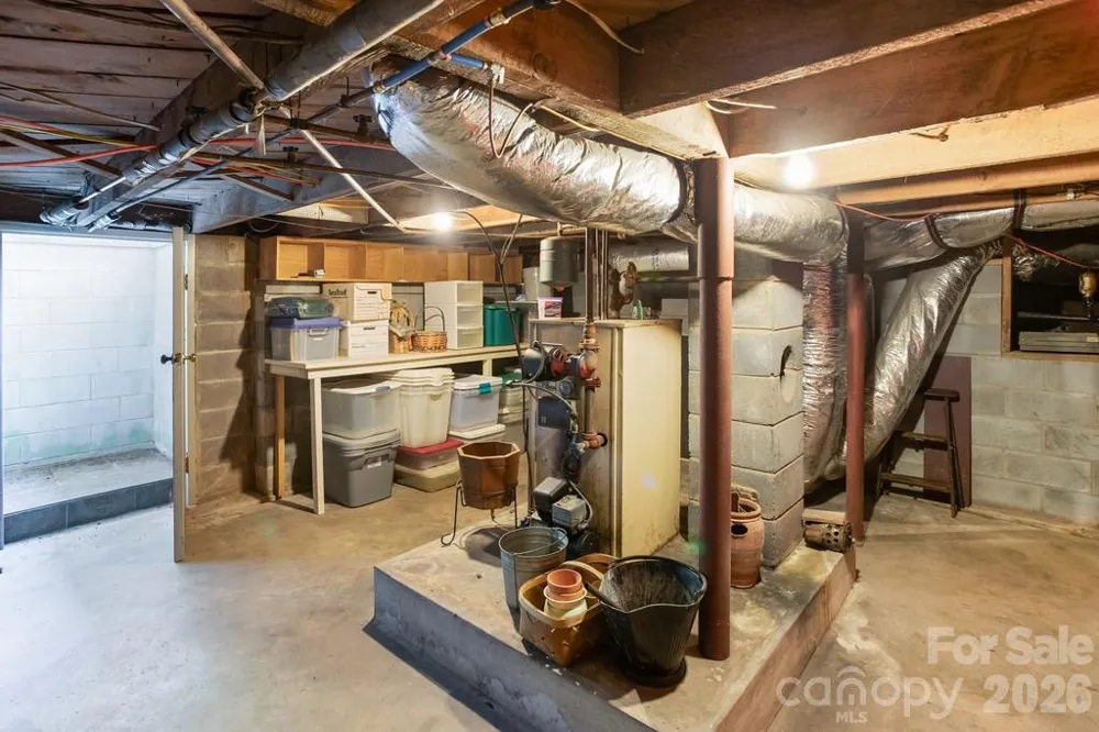 293 Dillardtown Road Sylva, NC 28779