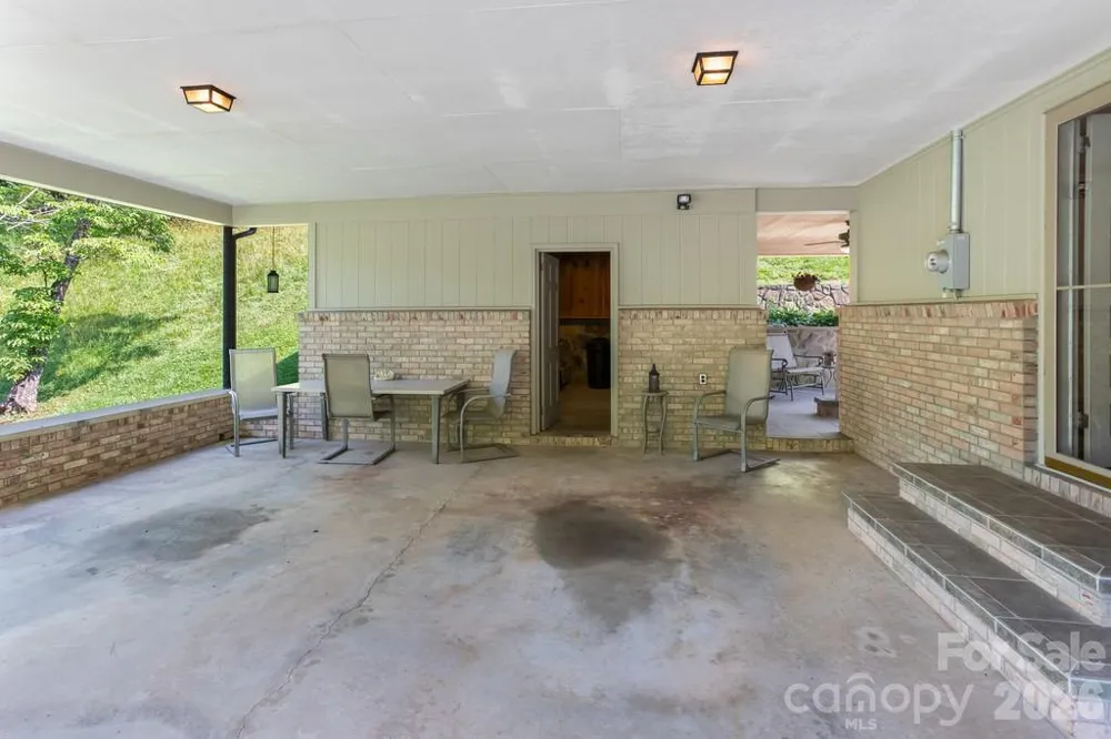 293 Dillardtown Road Sylva, NC 28779