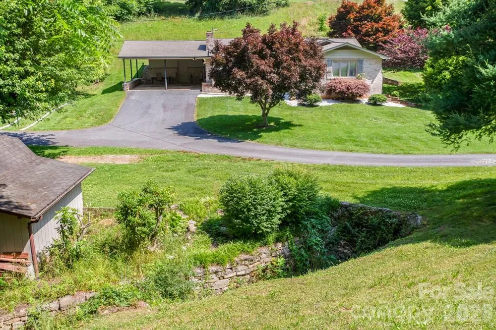 293 Dillardtown Road Sylva, NC 28779