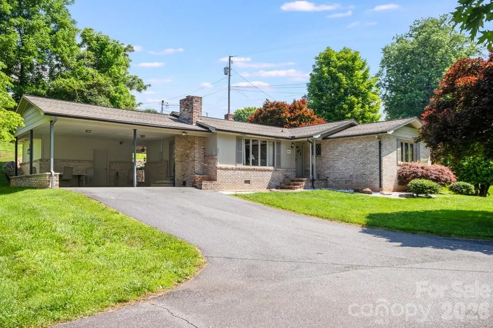 293 Dillardtown Road Sylva, NC 28779