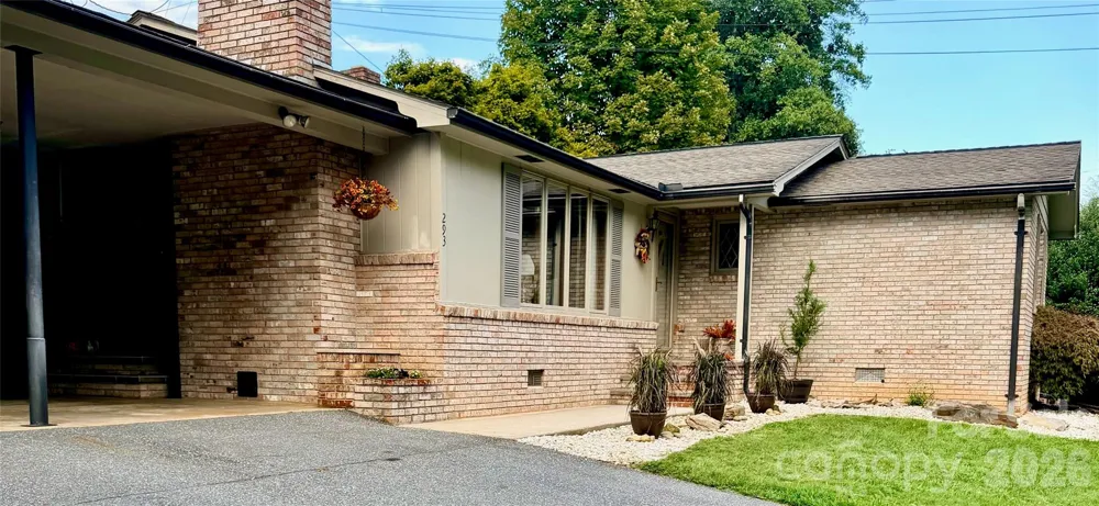 293 Dillardtown Road Sylva, NC 28779