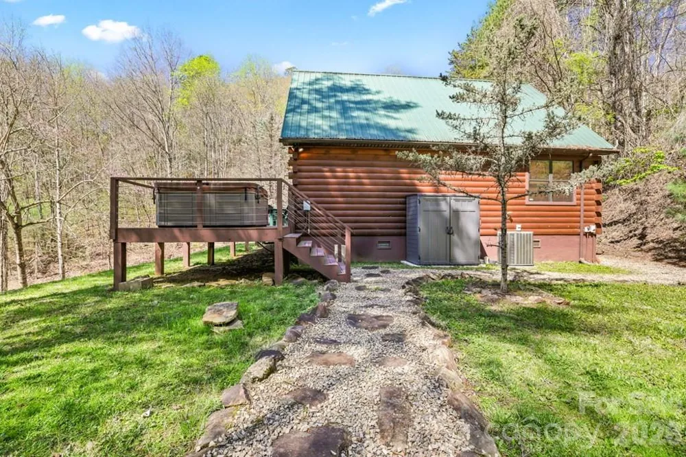210 Chickadee Drive Bryson City, NC 28713