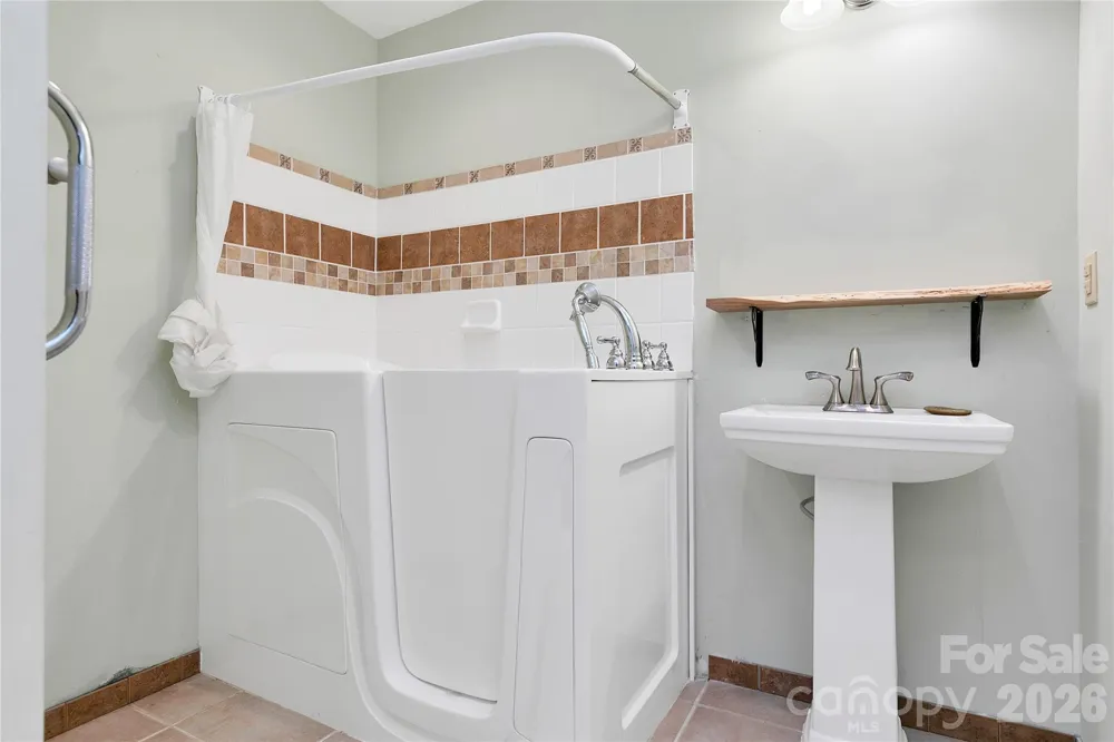 56 Guque Court Brevard, NC 28712