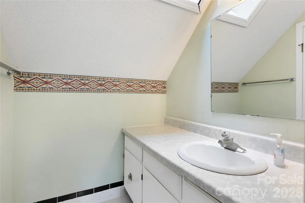 56 Guque Court Brevard, NC 28712