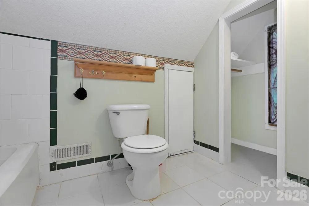 56 Guque Court Brevard, NC 28712