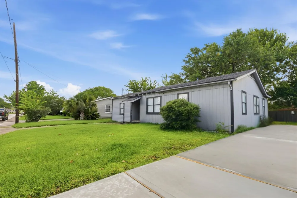 1103 James Street Deer Park, TX 77536