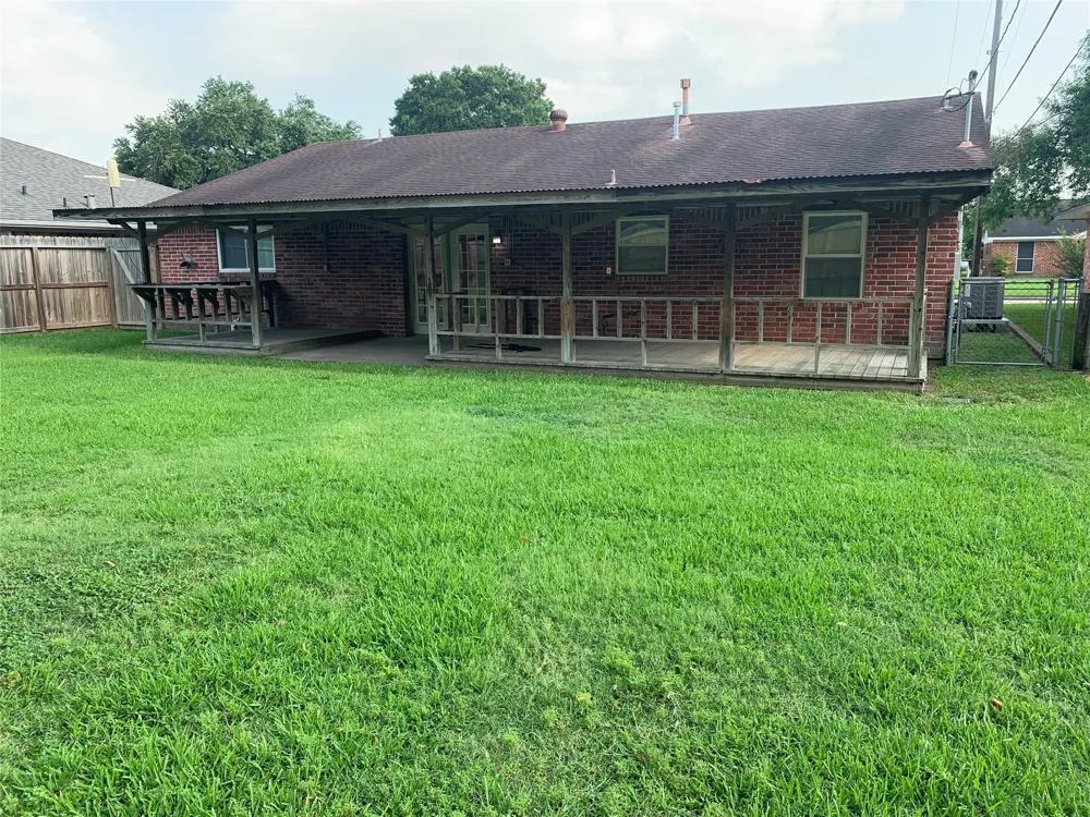 1110 E Rutgers Lane Deer Park, TX 77536