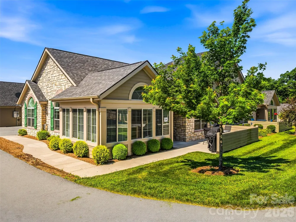 39 Braeburn Way Flat Rock, NC 28731