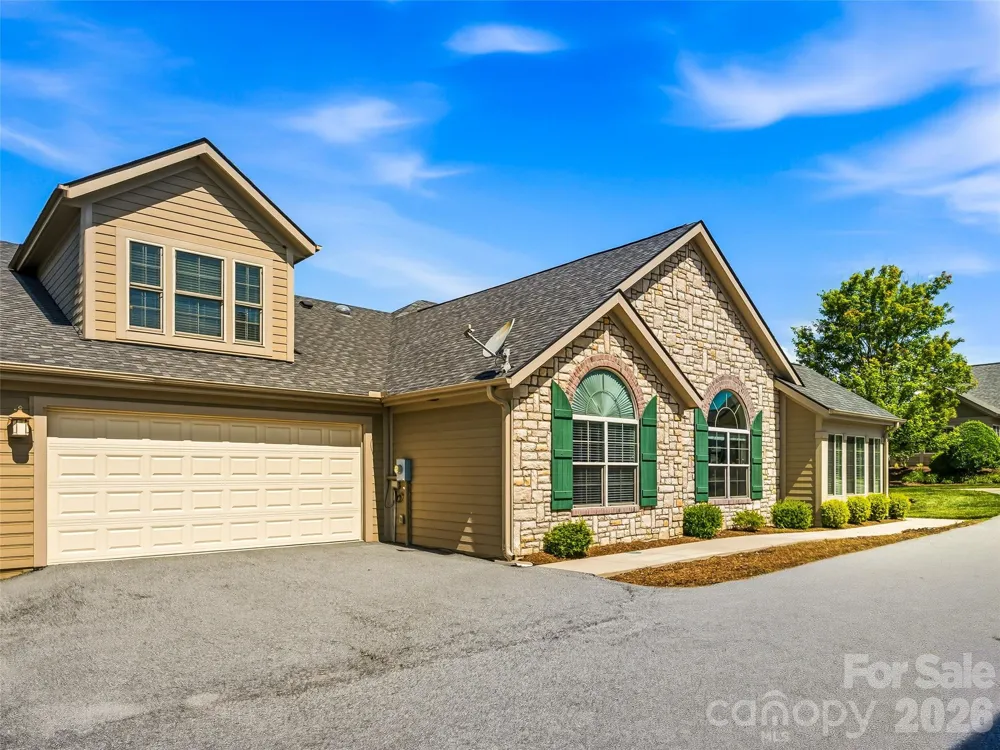 39 Braeburn Way Flat Rock, NC 28731