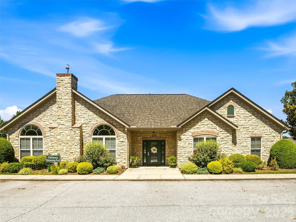 39 Braeburn Way Flat Rock, NC 28731