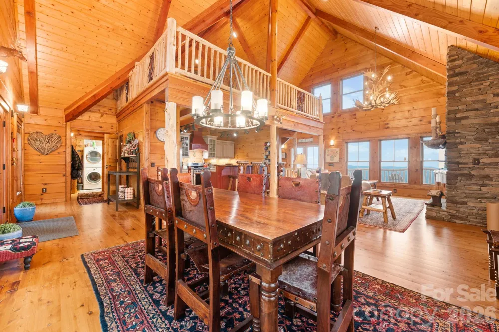 635 Acorn Nvno Zionville, NC 28698