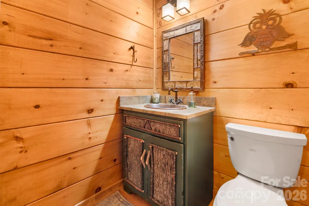 635 Acorn Nvno Zionville, NC 28698