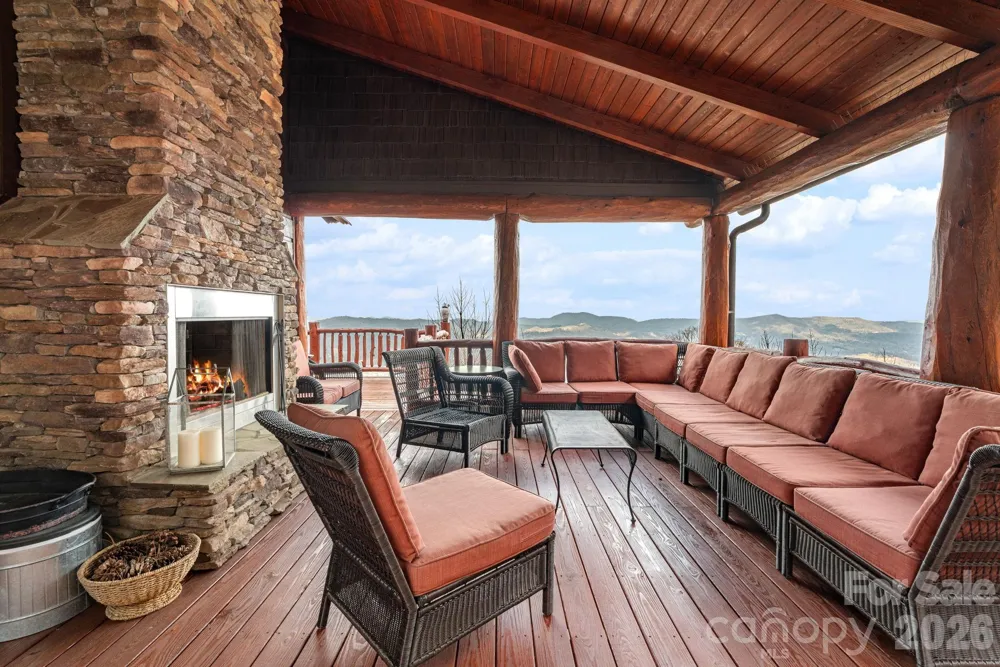 635 Acorn Nvno Zionville, NC 28698