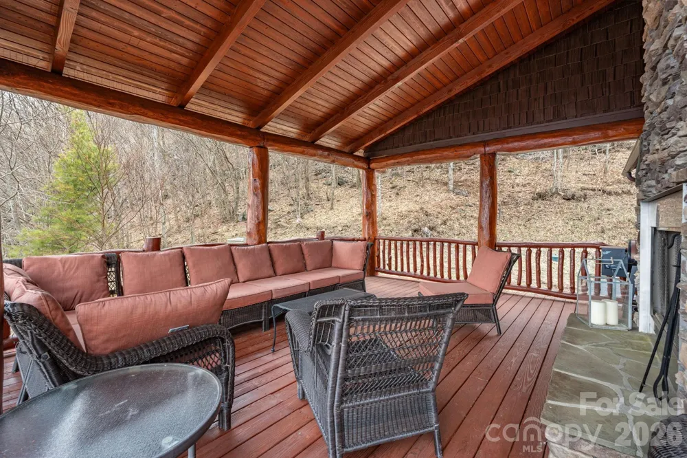 635 Acorn Nvno Zionville, NC 28698