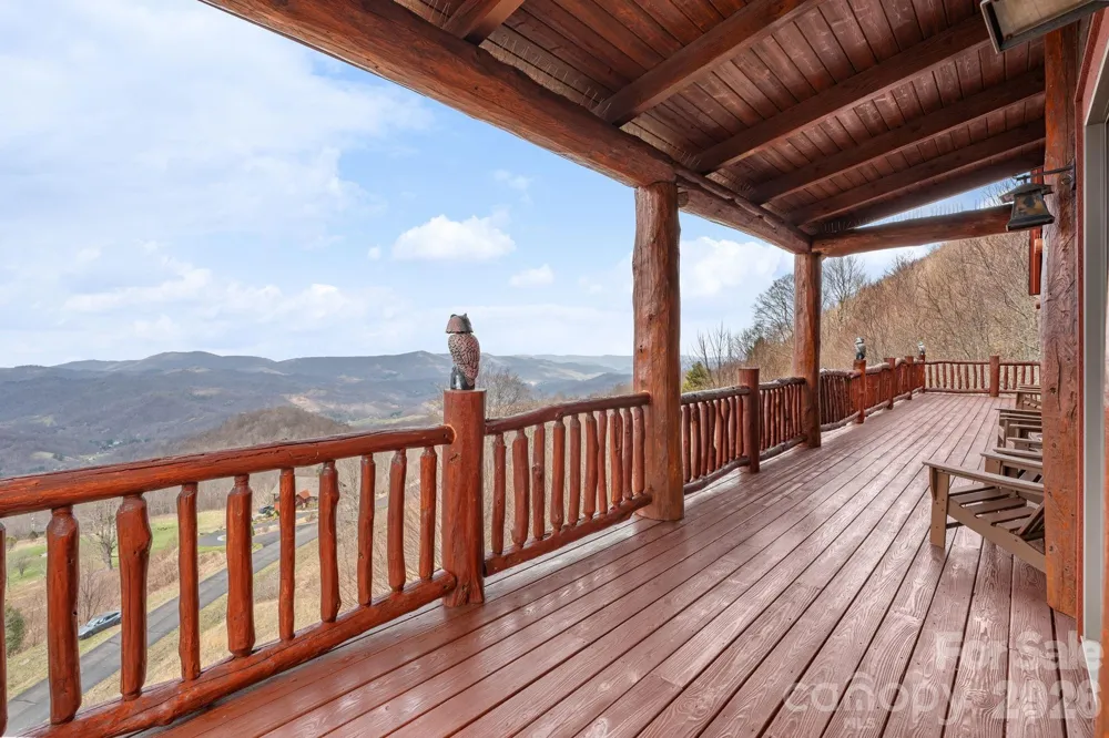 635 Acorn Nvno Zionville, NC 28698