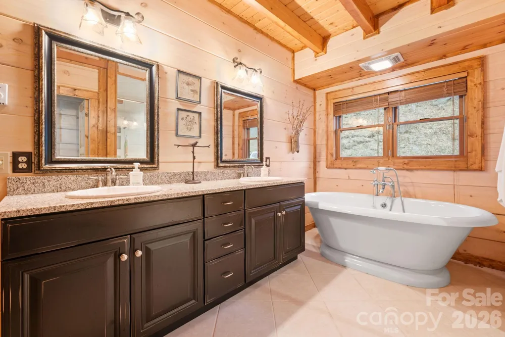 635 Acorn Nvno Zionville, NC 28698