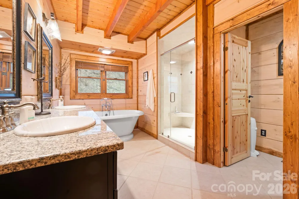 635 Acorn Nvno Zionville, NC 28698
