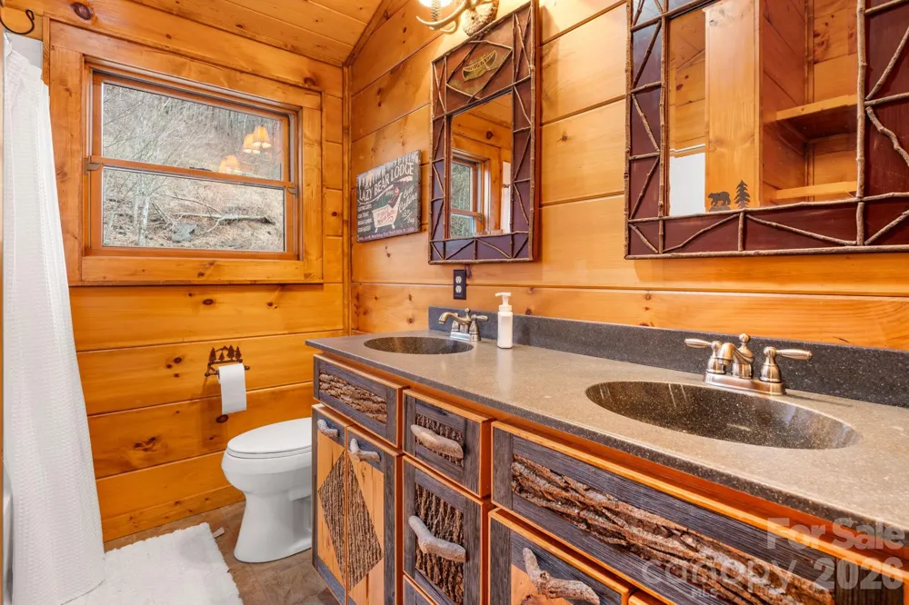 635 Acorn Nvno Zionville, NC 28698