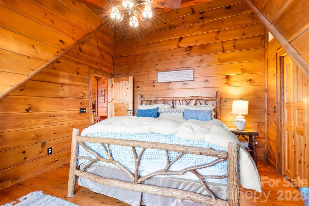 635 Acorn Nvno Zionville, NC 28698