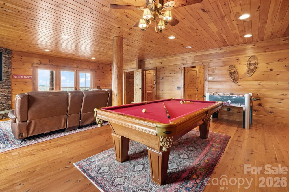 635 Acorn Nvno Zionville, NC 28698