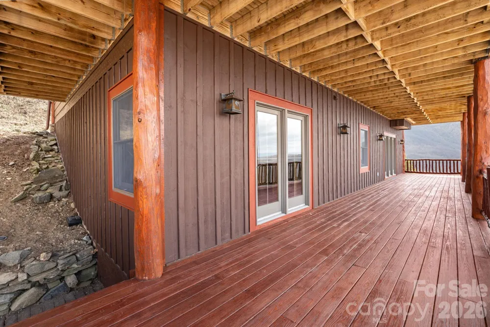 635 Acorn Nvno Zionville, NC 28698