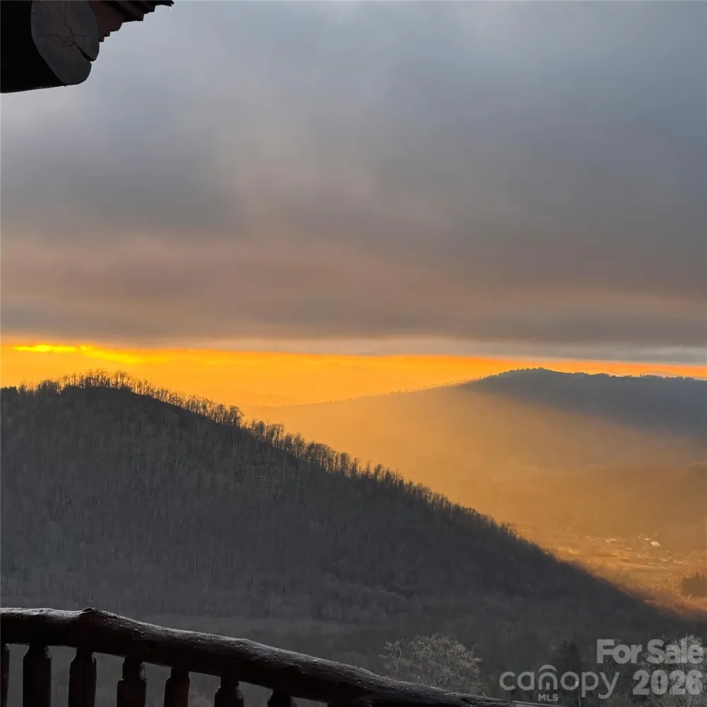 635 Acorn Nvno Zionville, NC 28698